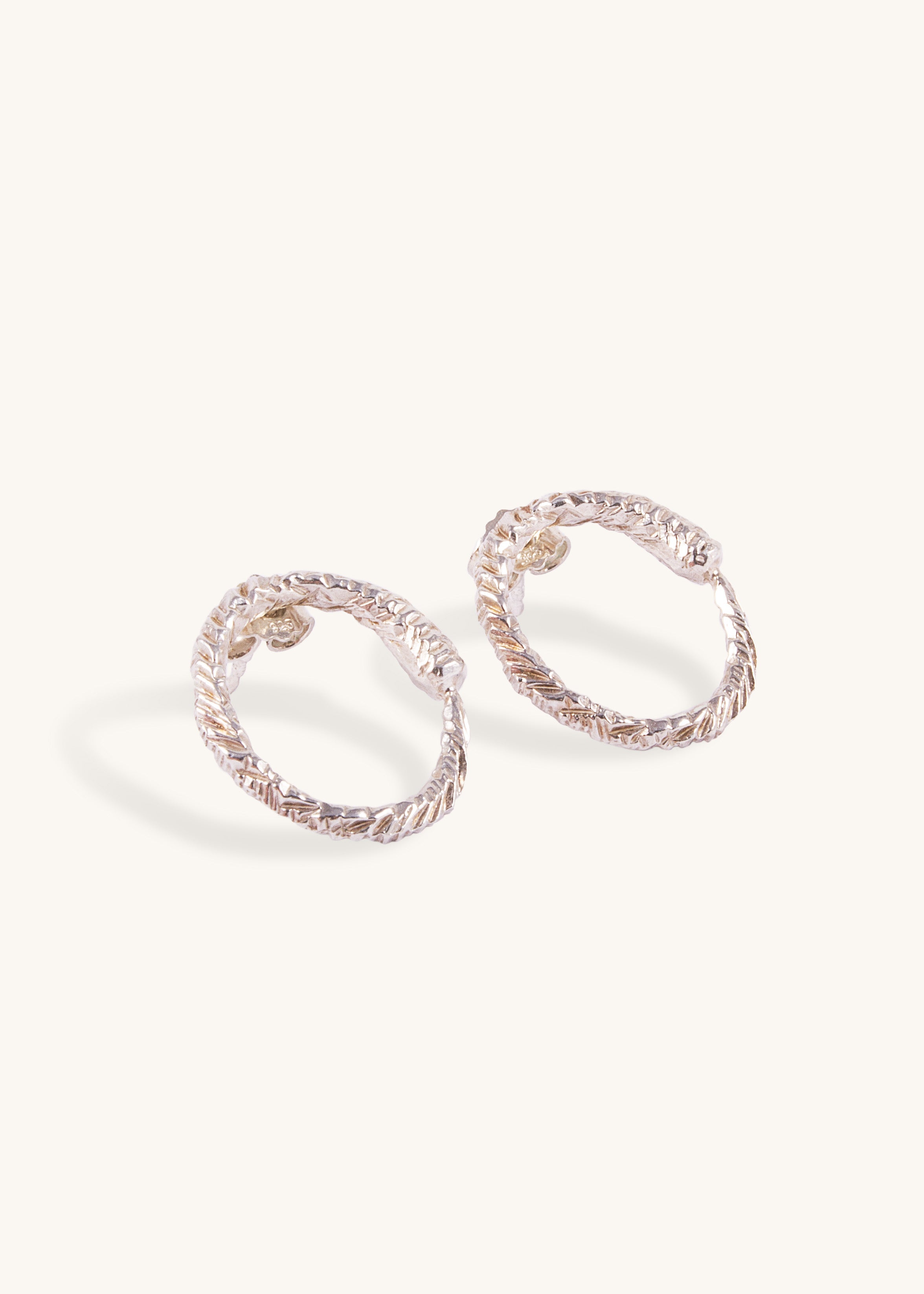 Comets oval earrings