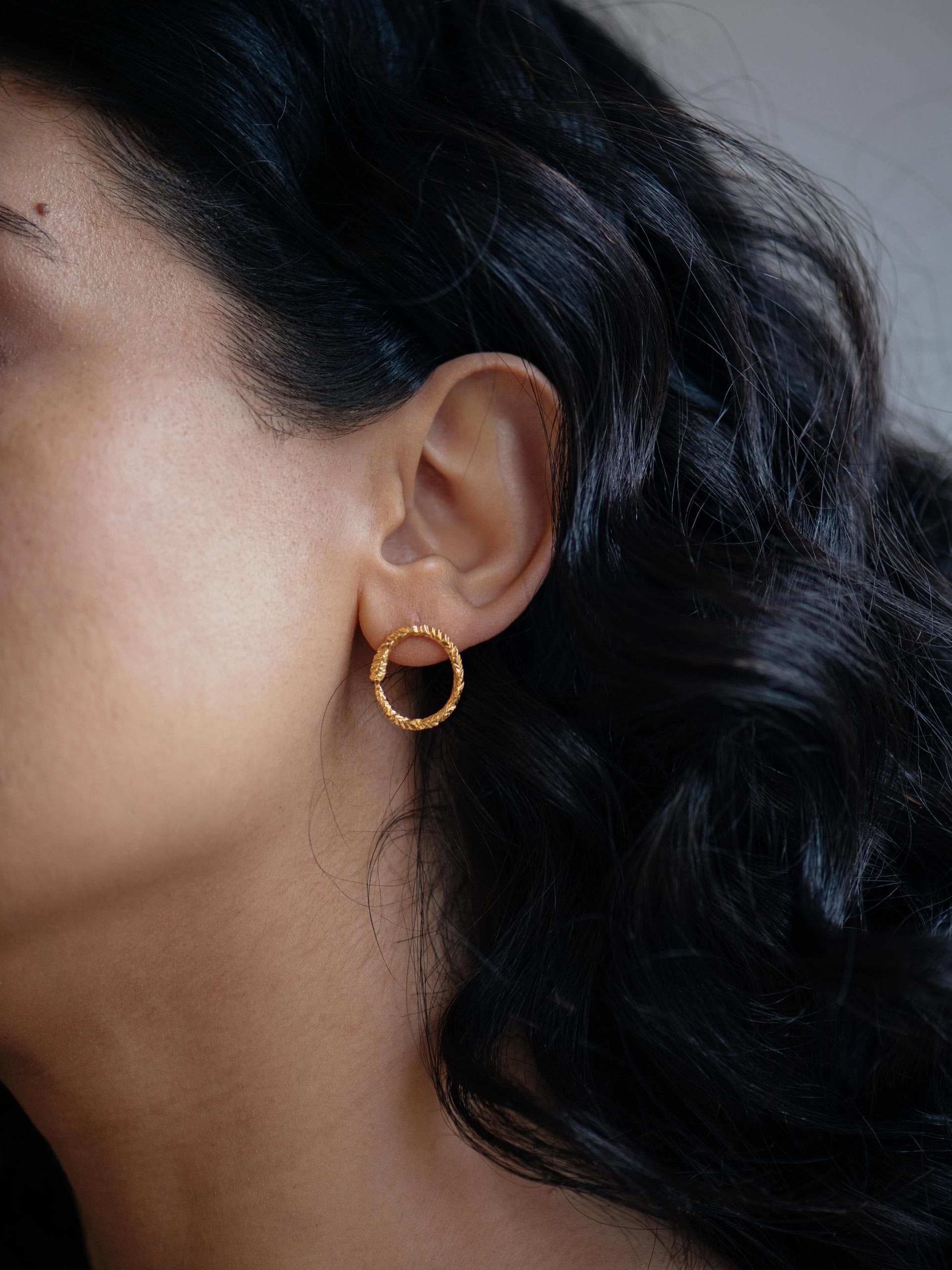 Comets oval earrings