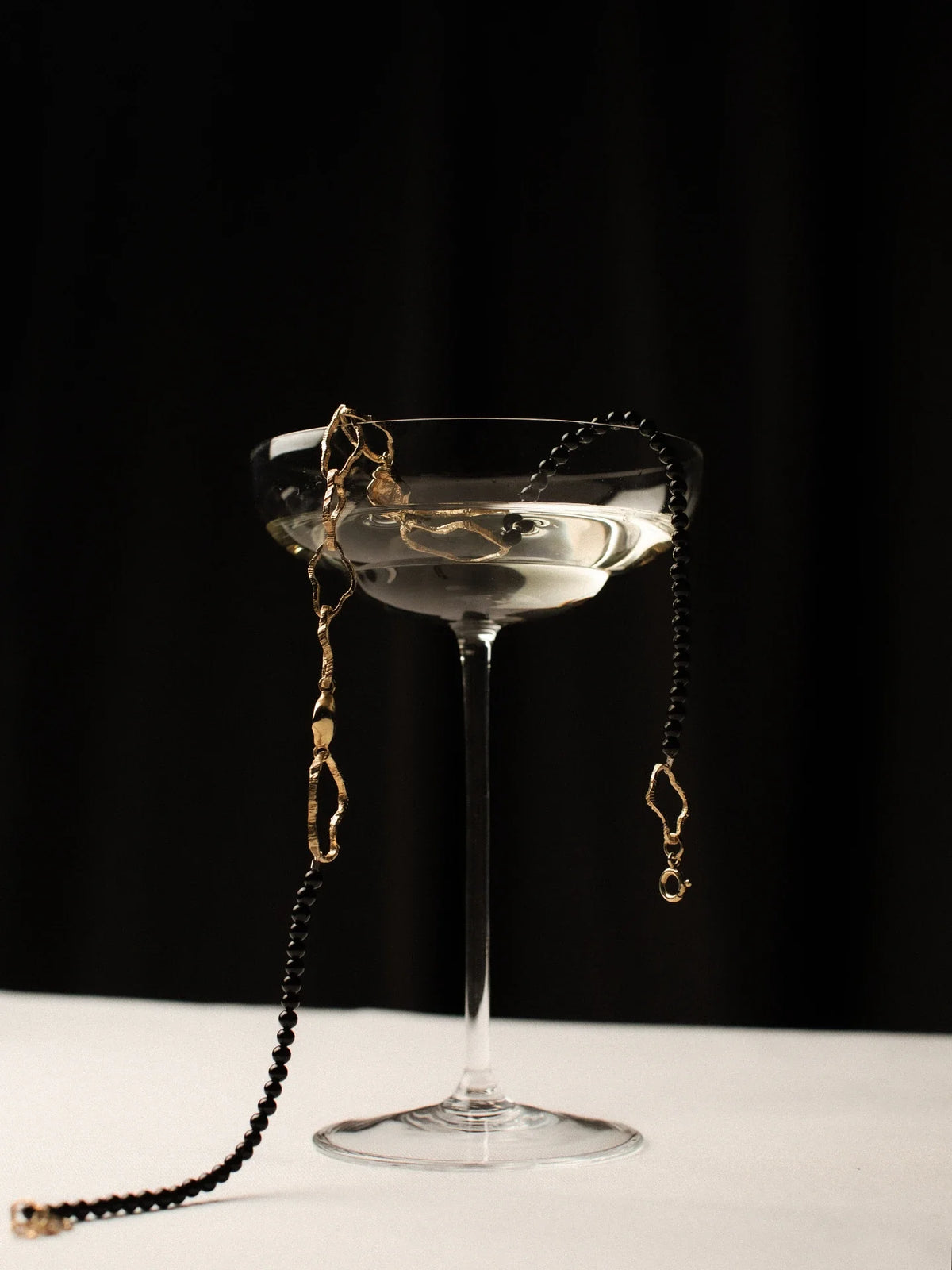 Necklace with chain and pearls