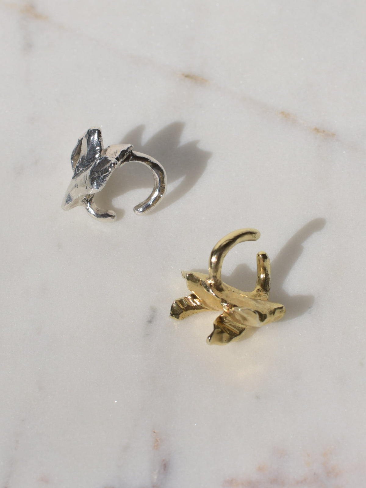 Květina ear cuff