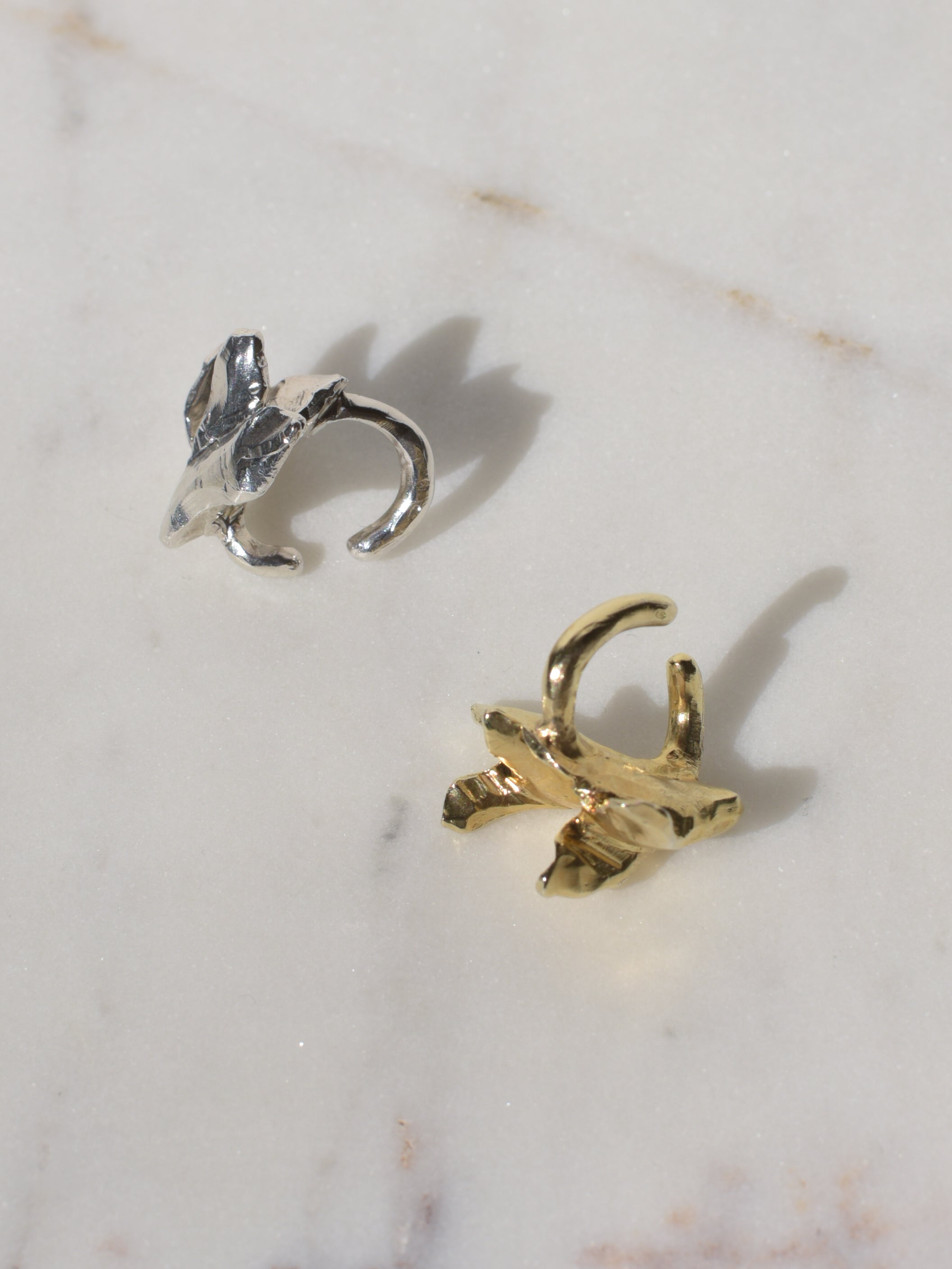Květina ear cuff