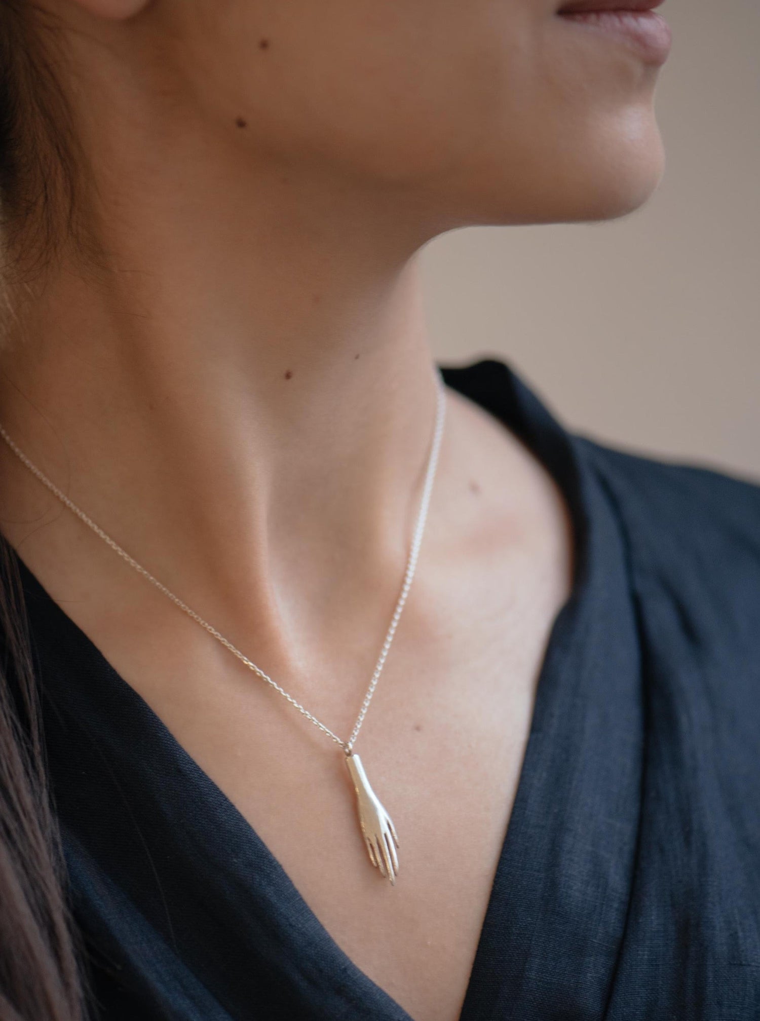Hand necklace