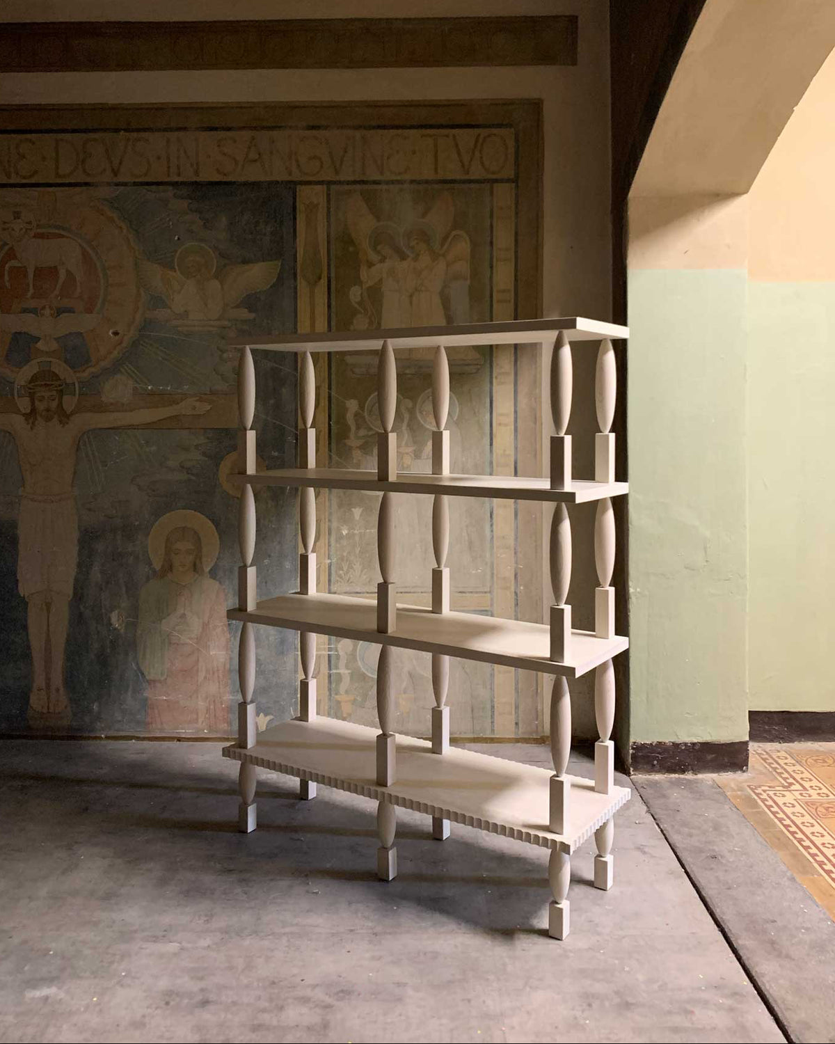 Noveau SUIII3 shelving unit