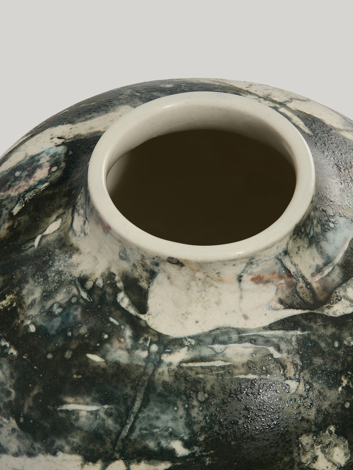 Marble vase small 9